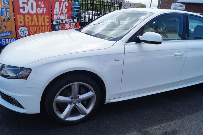 Audi A4 2.0T Sedan quattro Tiptronic 2012