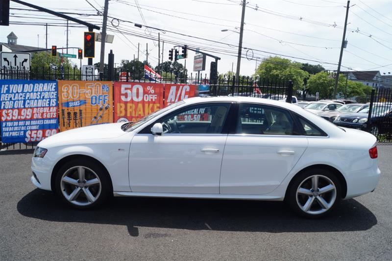 Audi A4 2.0T Sedan quattro Tiptronic 2012