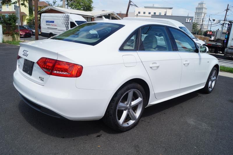 Audi A4 2.0T Sedan quattro Tiptronic 2012