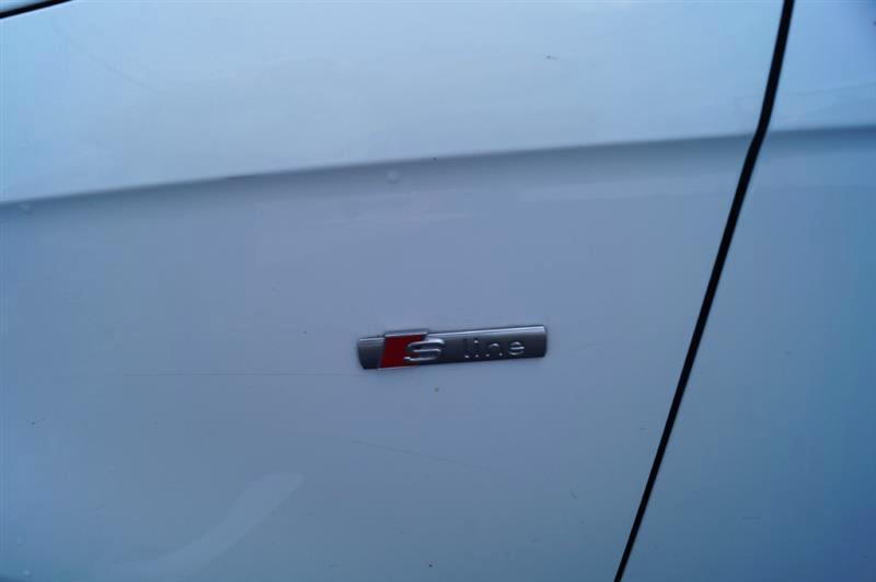Audi A4 2.0T Sedan quattro Tiptronic 2012