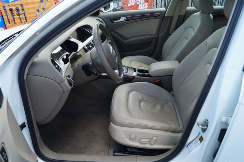 Audi A4 2.0T Sedan quattro Tiptronic 2012