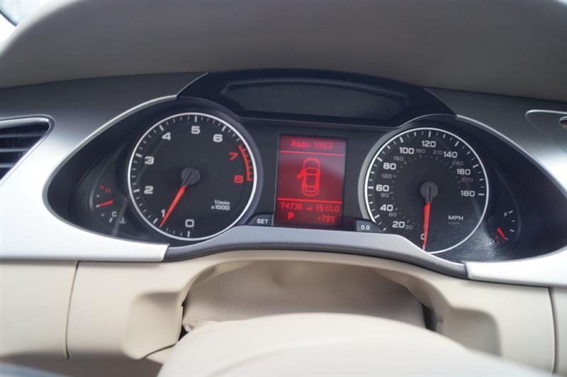Audi A4 2.0T Sedan quattro Tiptronic 2012