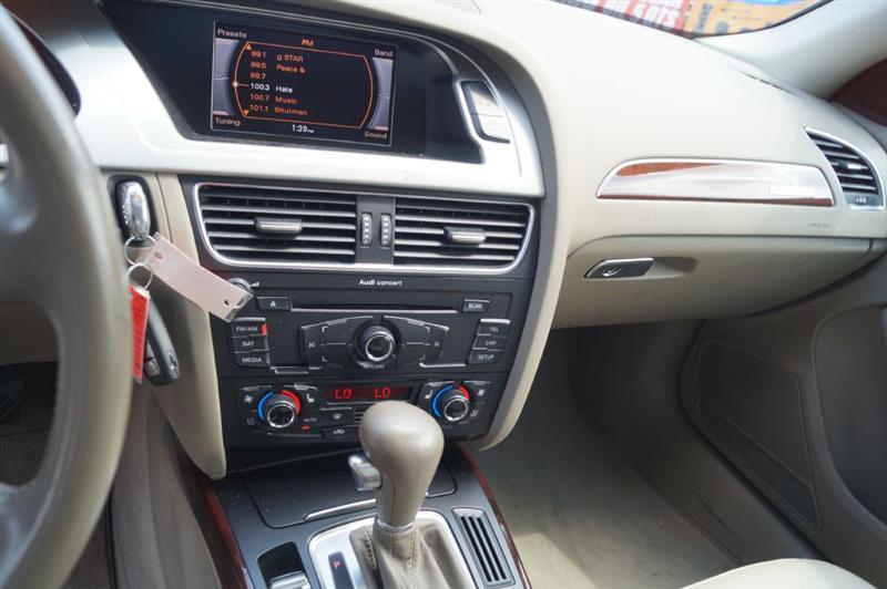 Audi A4 2.0T Sedan quattro Tiptronic 2012