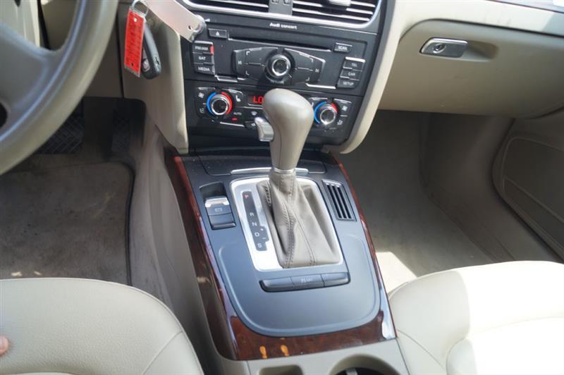 Audi A4 2.0T Sedan quattro Tiptronic 2012