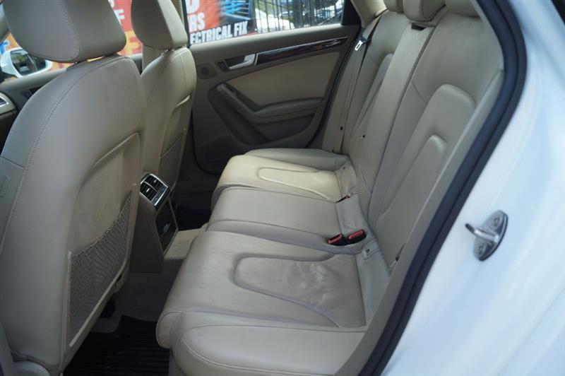 Audi A4 2.0T Sedan quattro Tiptronic 2012
