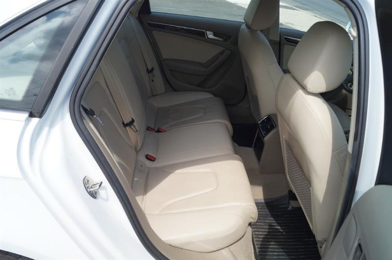 Audi A4 2.0T Sedan quattro Tiptronic 2012