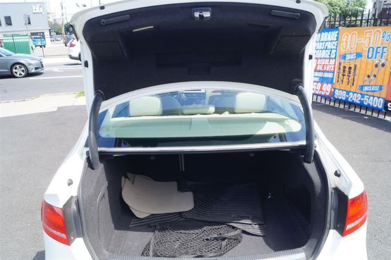 Audi A4 2.0T Sedan quattro Tiptronic 2012