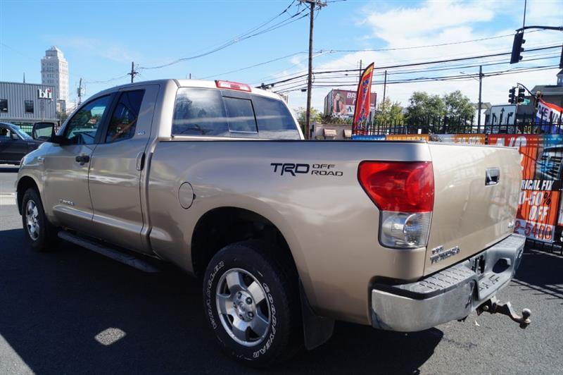 Toyota Tundra SR5 Double Cab 5.7L 4WD 2008