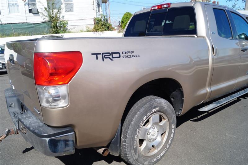 Toyota Tundra SR5 Double Cab 5.7L 4WD 2008