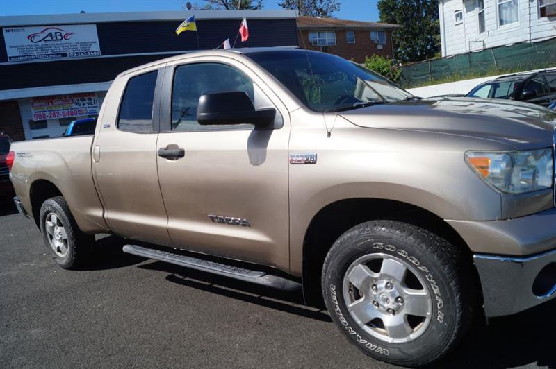 Toyota Tundra SR5 Double Cab 5.7L 4WD 2008