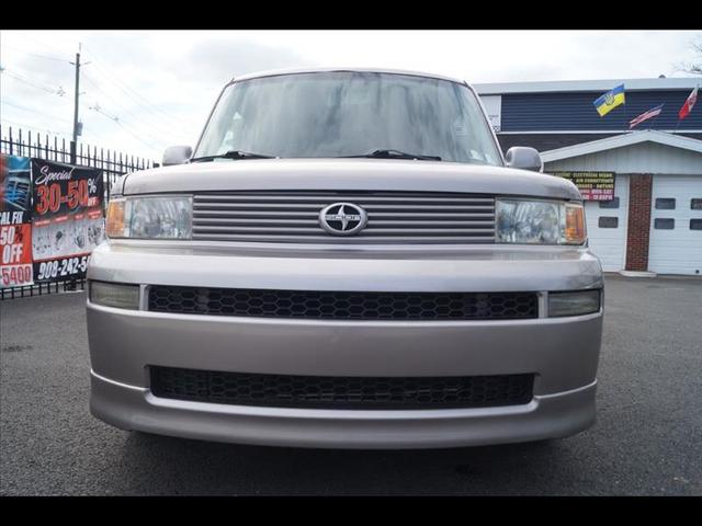 Gray 2005 Scion xB Wagon Front-Wheel Drive Automatic