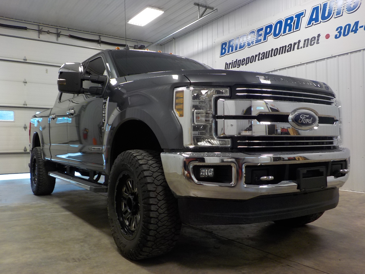 2019 Ford F-250 Lariat photo 2