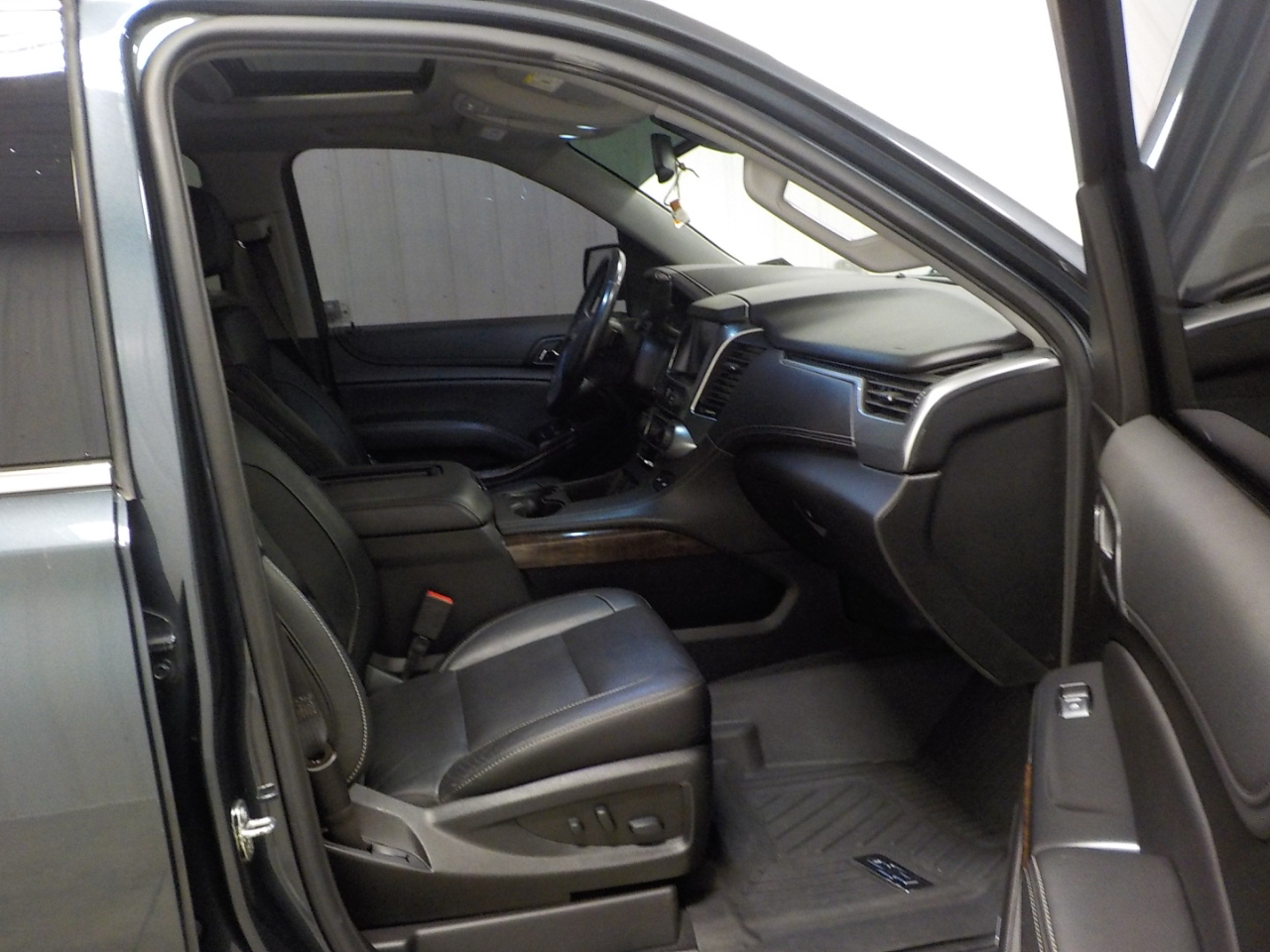 2020 Chevrolet Tahoe LT photo 56
