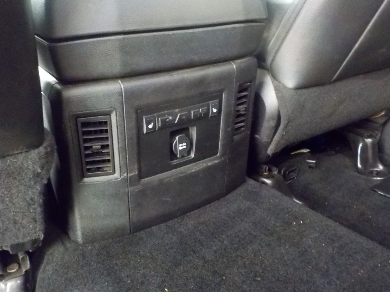 RAM 2500 4WD Crew Cab 149" Laramie 2014