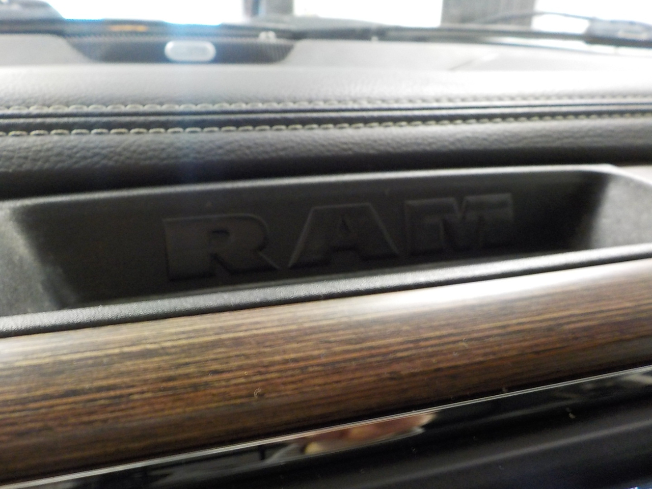 RAM 2500 4WD Crew Cab 149" Laramie 2014