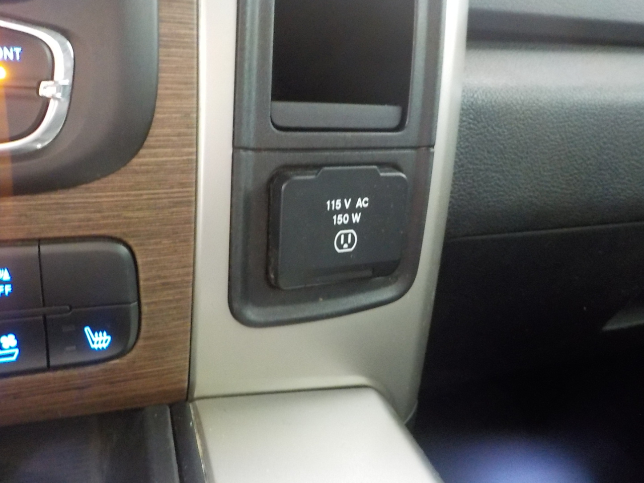 RAM 2500 4WD Crew Cab 149" Laramie 2014