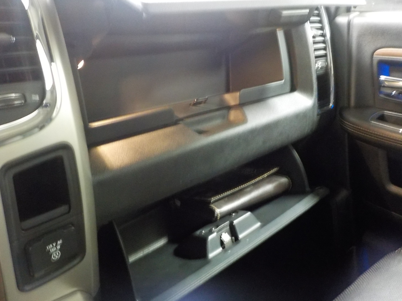 RAM 2500 4WD Crew Cab 149" Laramie 2014