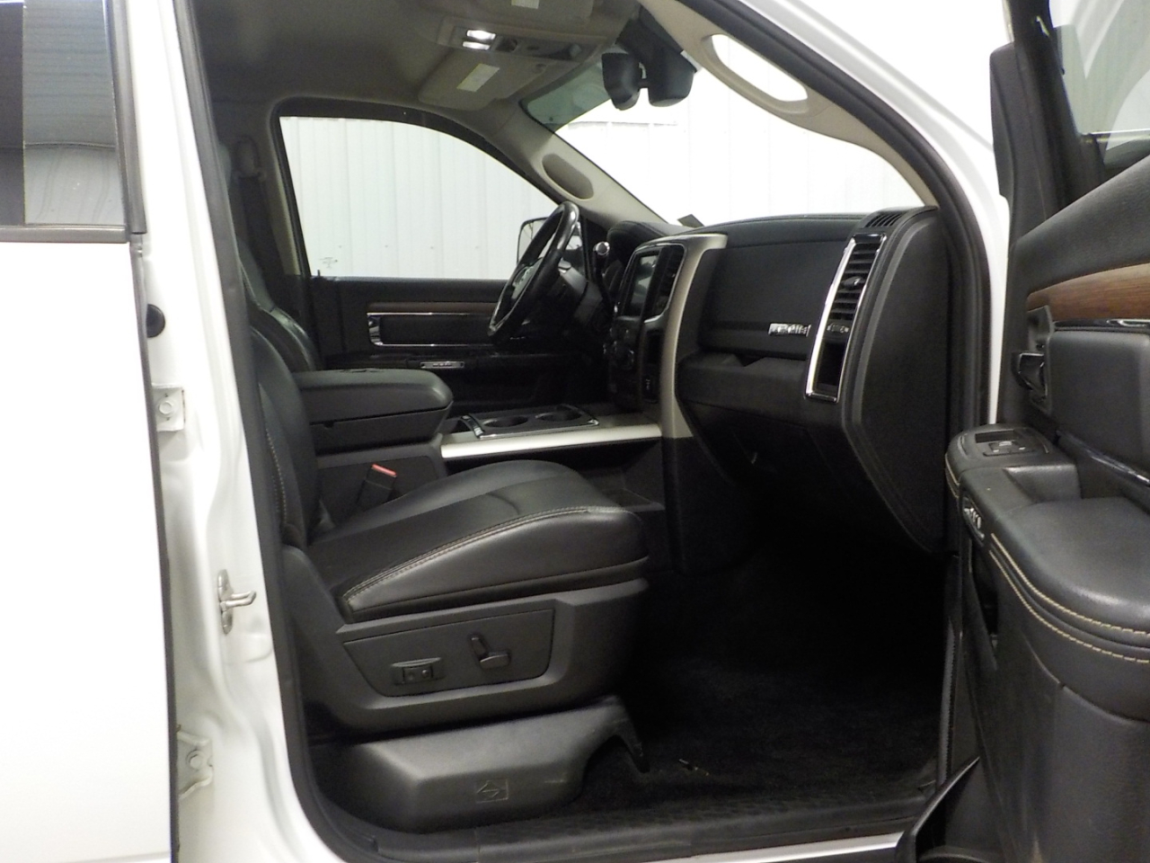 RAM 2500 4WD Crew Cab 149" Laramie 2014