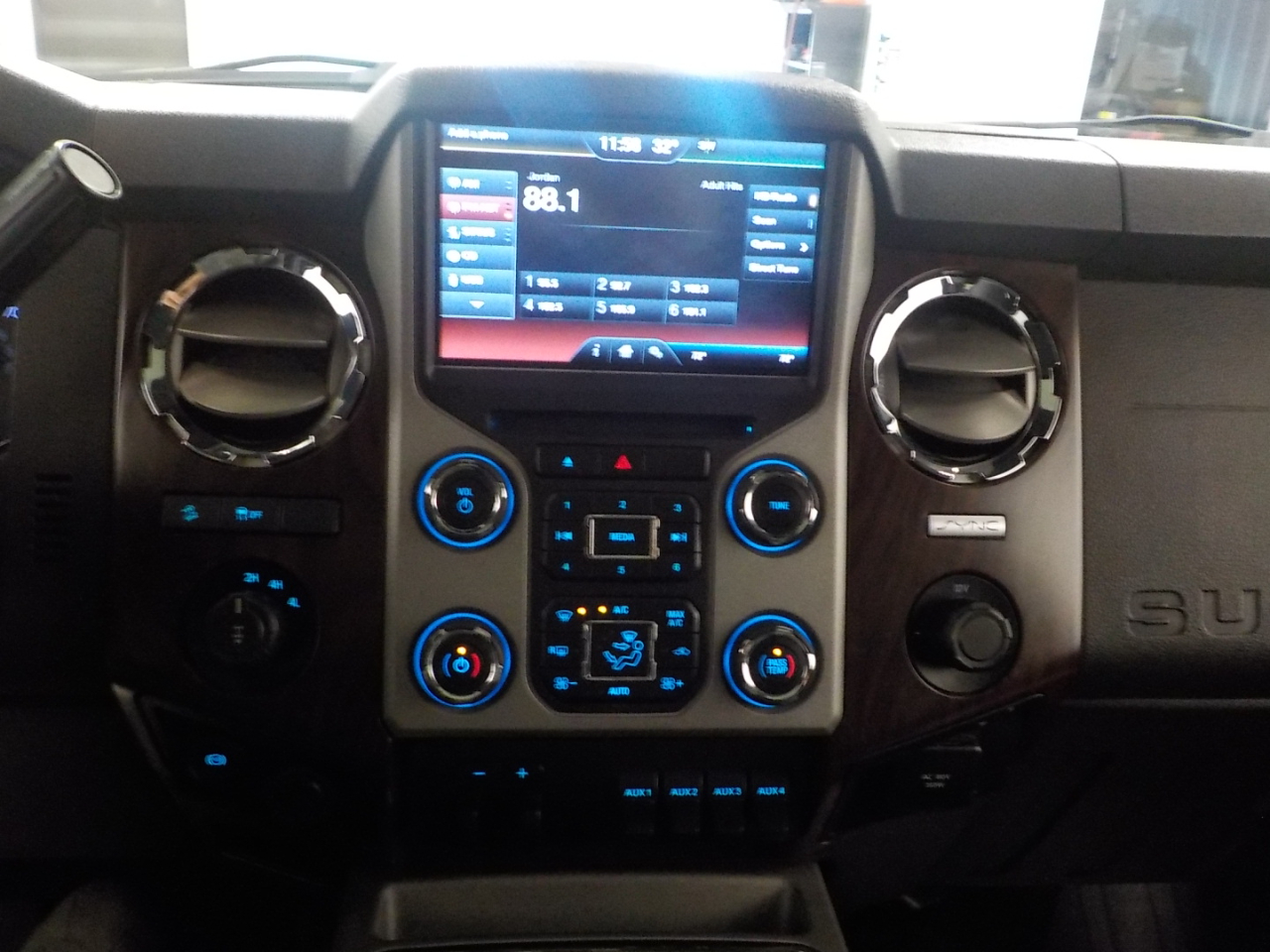 Ford Super Duty F-250 SRW 4WD Crew Cab 172" Platinum 2016