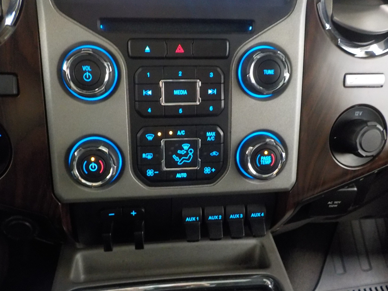 Ford Super Duty F-250 SRW 4WD Crew Cab 172" Platinum 2016