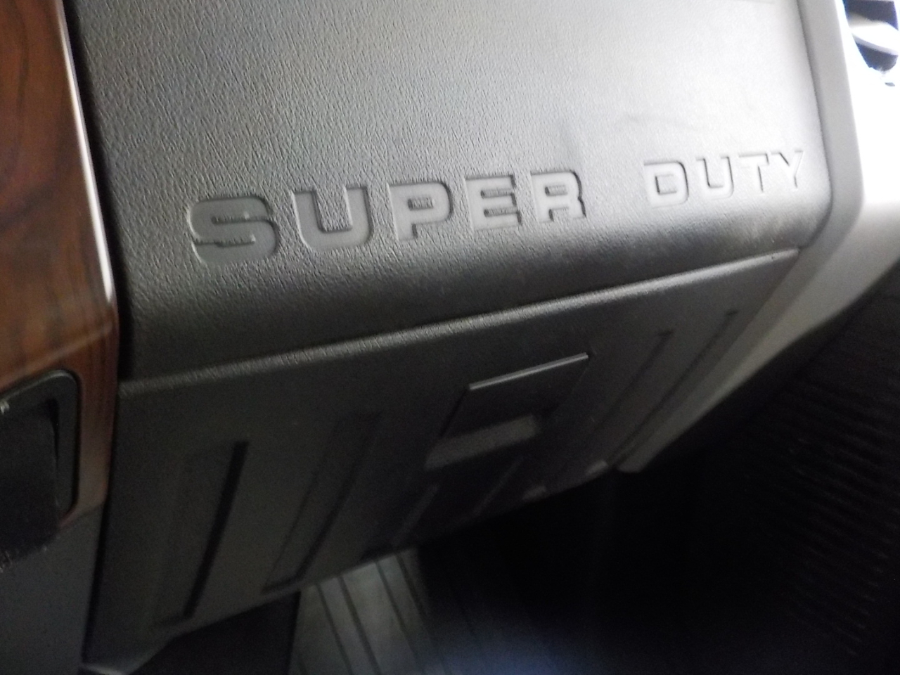 Ford Super Duty F-250 SRW 4WD Crew Cab 172" Platinum 2016