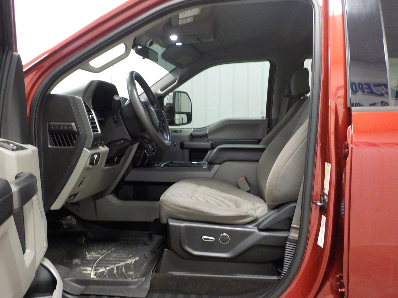 Ford Super Duty F-250 SRW XLT 4WD Crew Cab 6.75' Box 2017