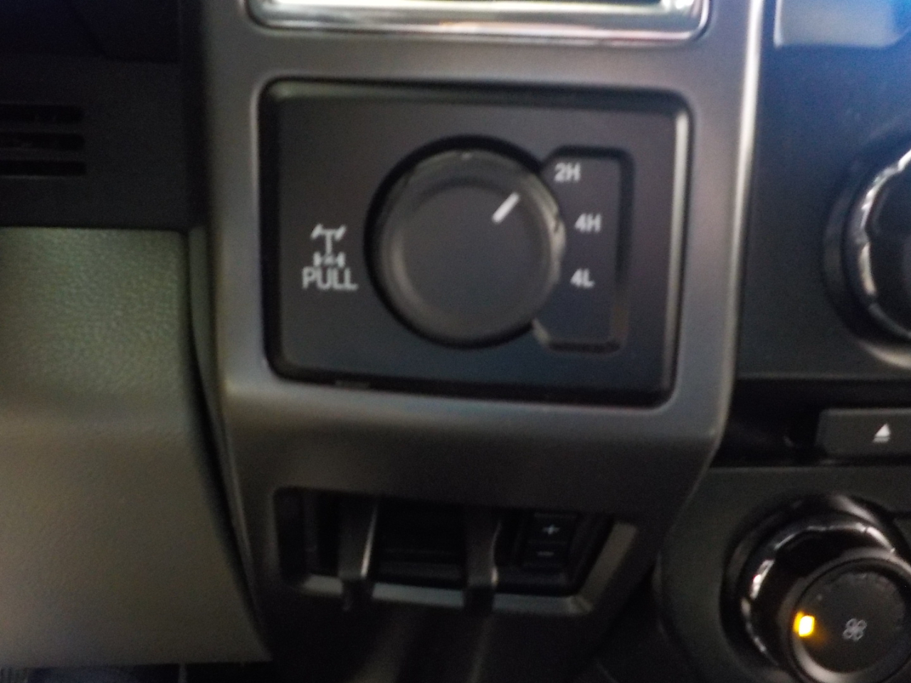 Ford Super Duty F-250 SRW XLT 4WD Crew Cab 6.75' Box 2017