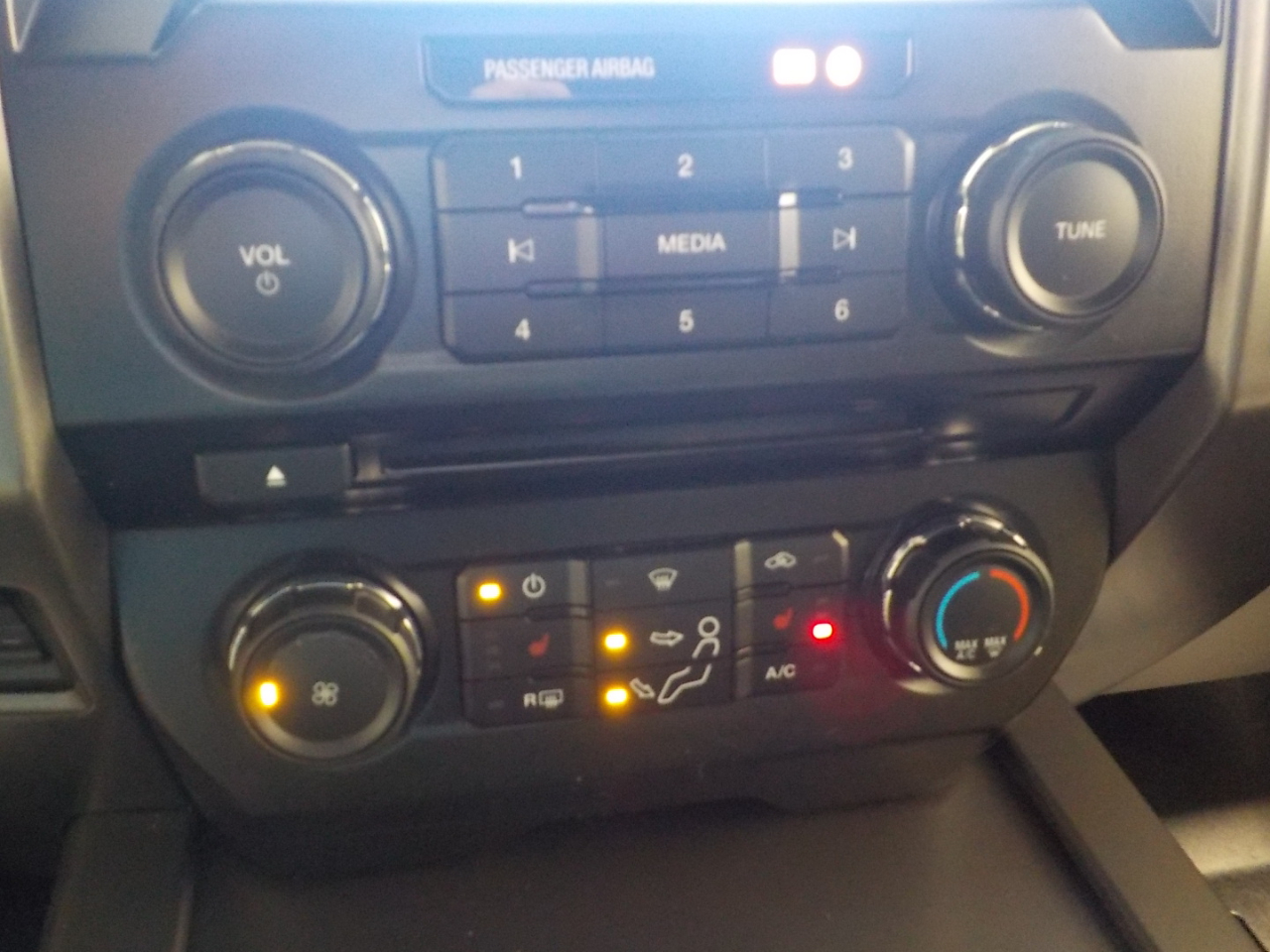 Ford Super Duty F-250 SRW XLT 4WD Crew Cab 6.75' Box 2017