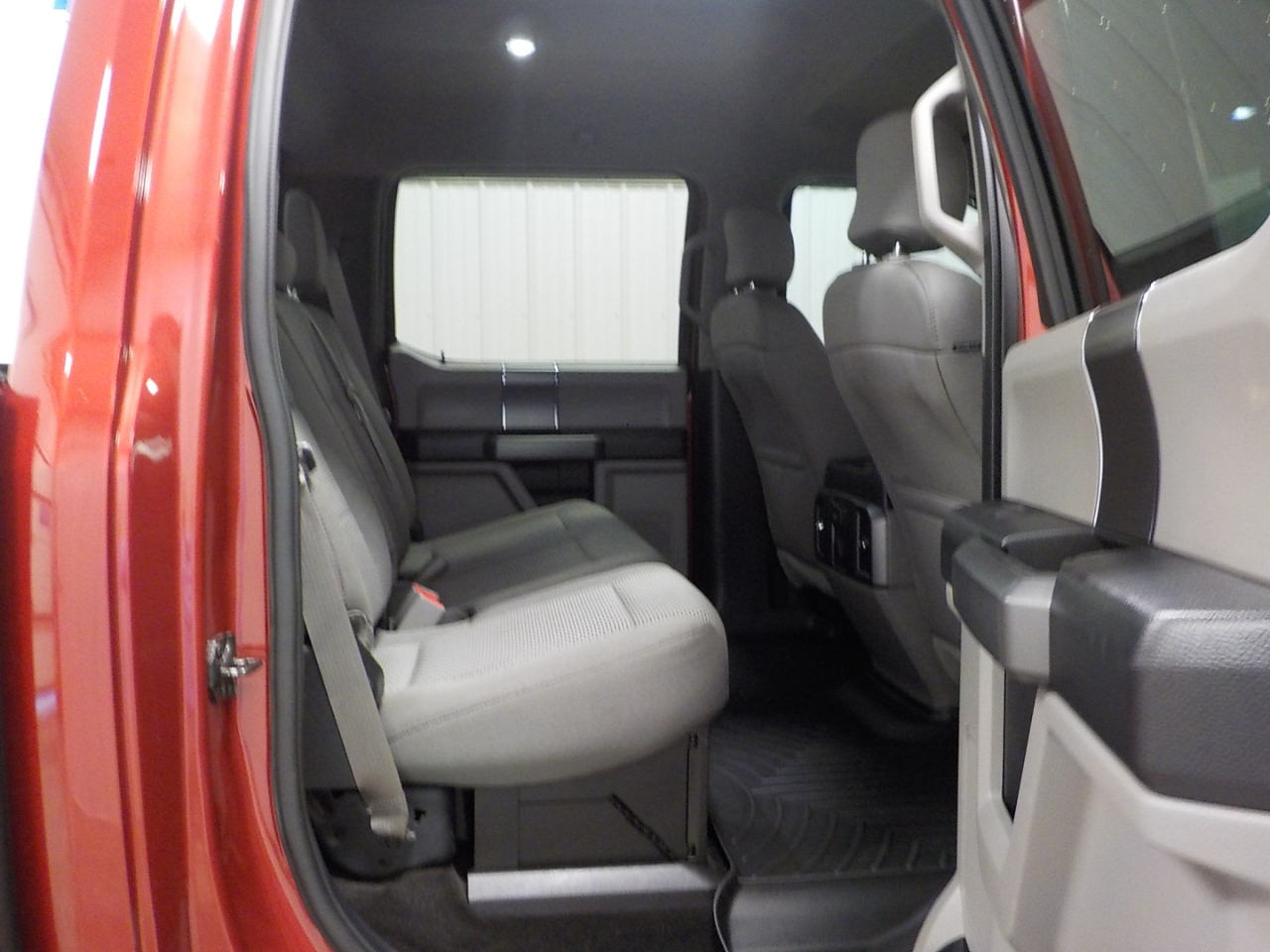 Ford Super Duty F-250 SRW XLT 4WD Crew Cab 6.75' Box 2017