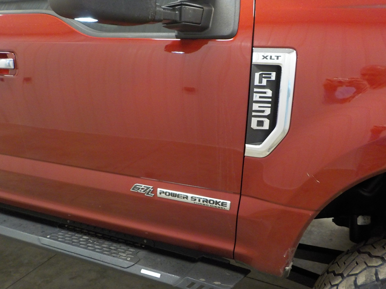 Ford Super Duty F-250 SRW XLT 4WD Crew Cab 6.75' Box 2017