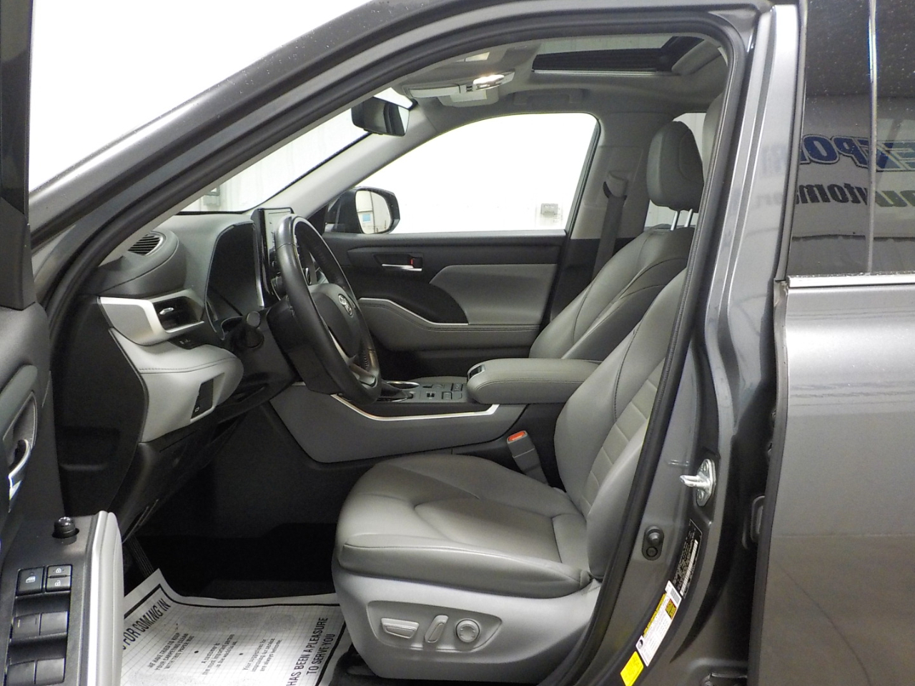 Toyota Highlander XLE AWD (Natl) 2022