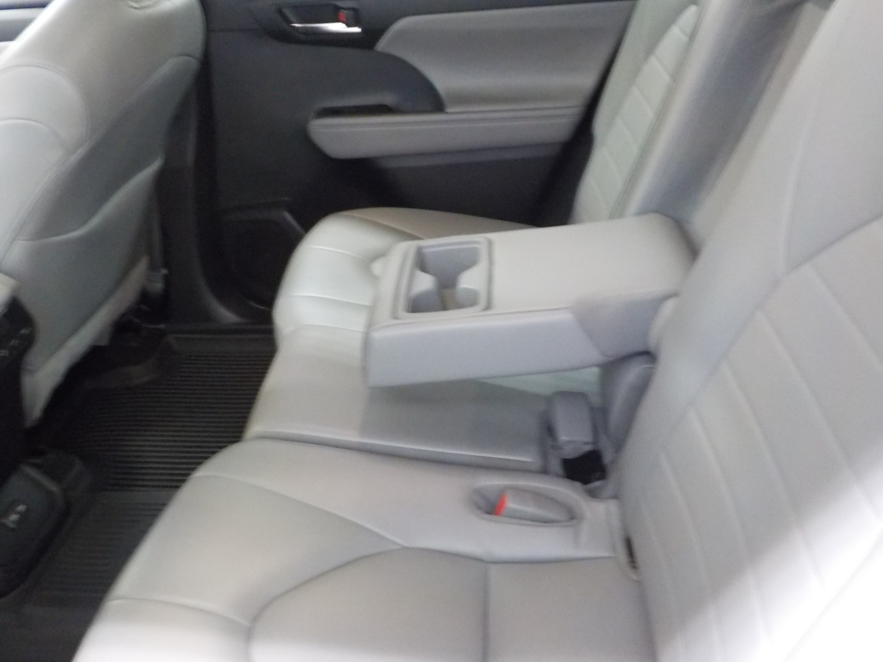 Toyota Highlander XLE AWD (Natl) 2022