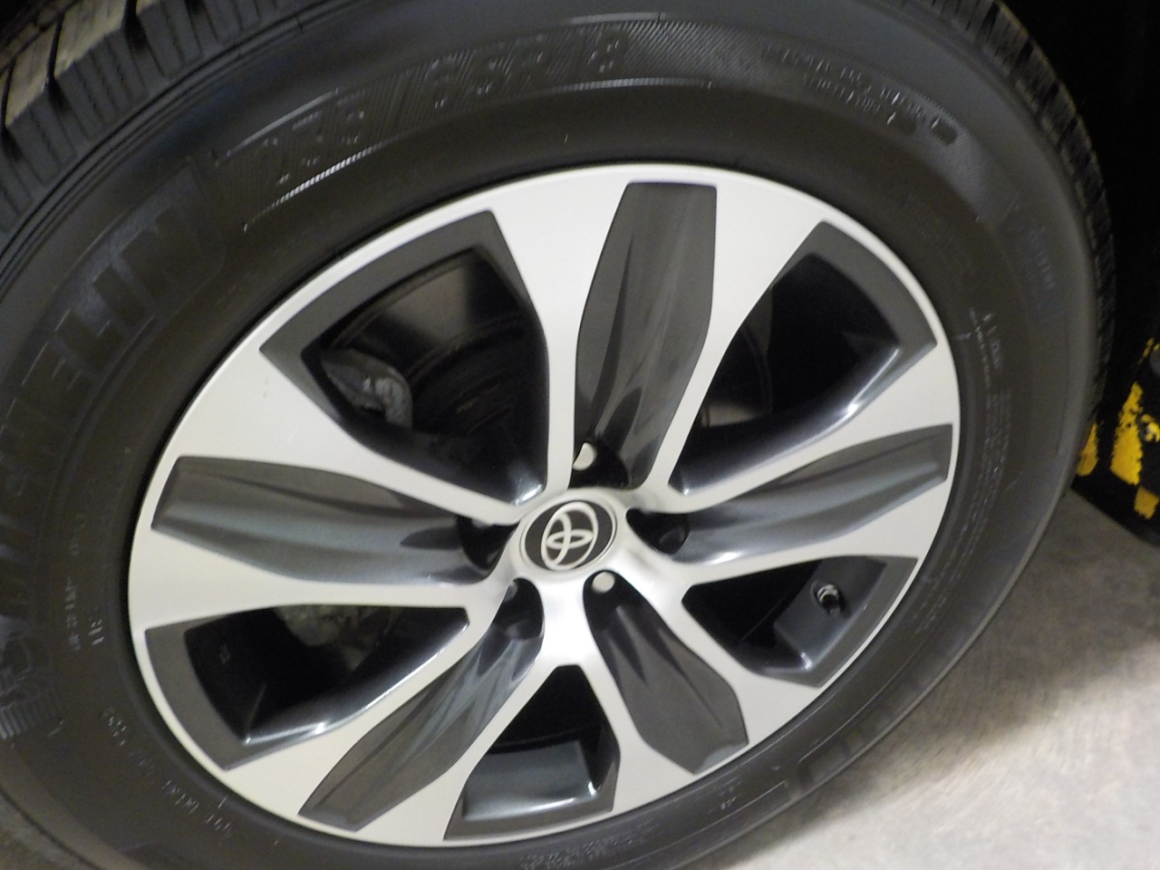 Toyota Highlander XLE AWD (Natl) 2022