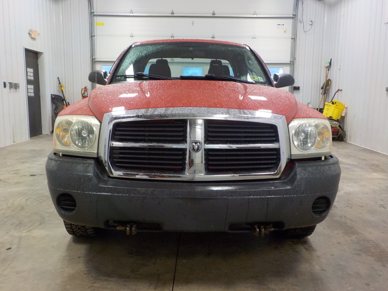 Dodge Dakota 2dr Club Cab 131 4WD ST 2006