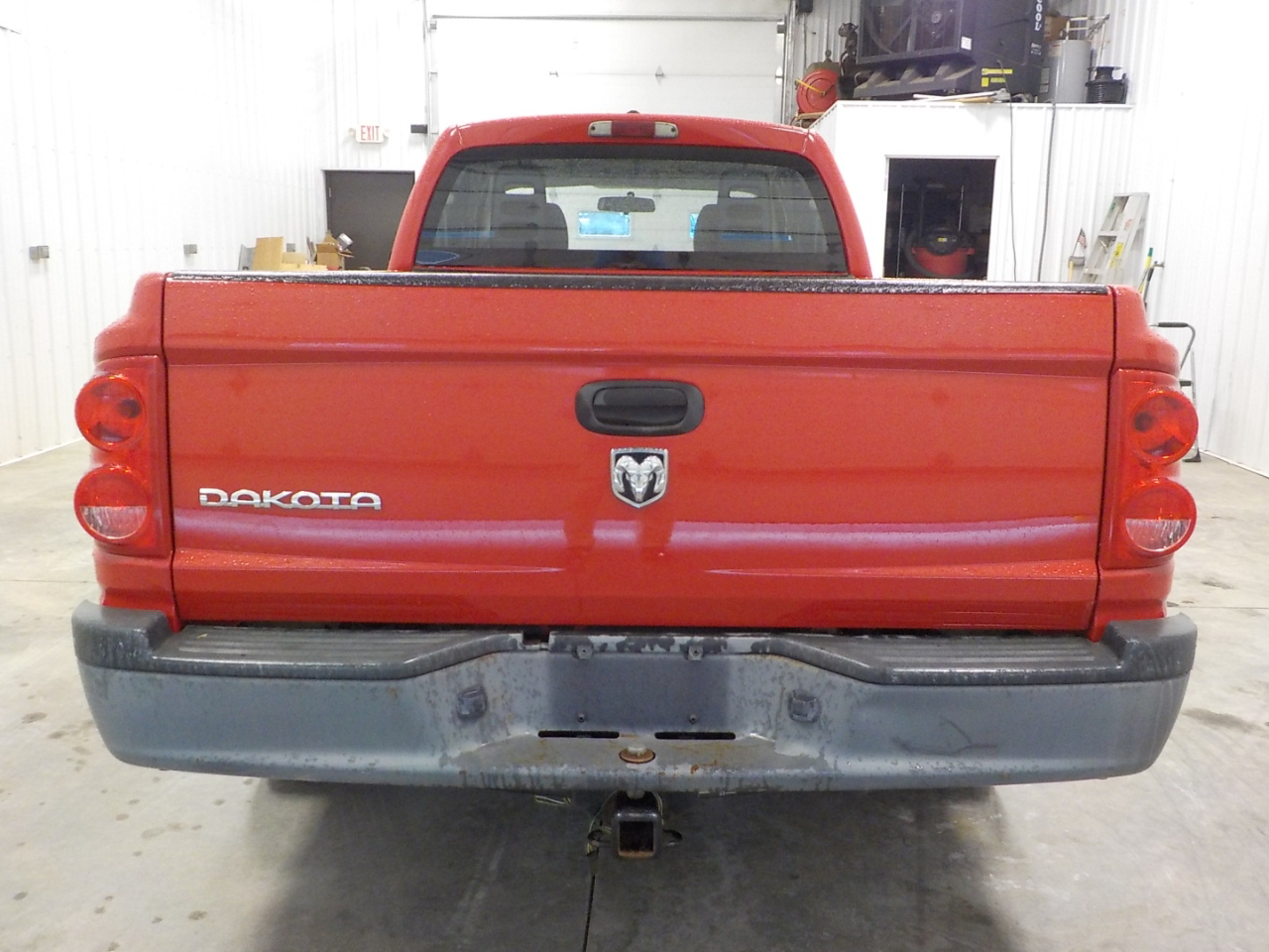 Dodge Dakota 2dr Club Cab 131 4WD ST 2006