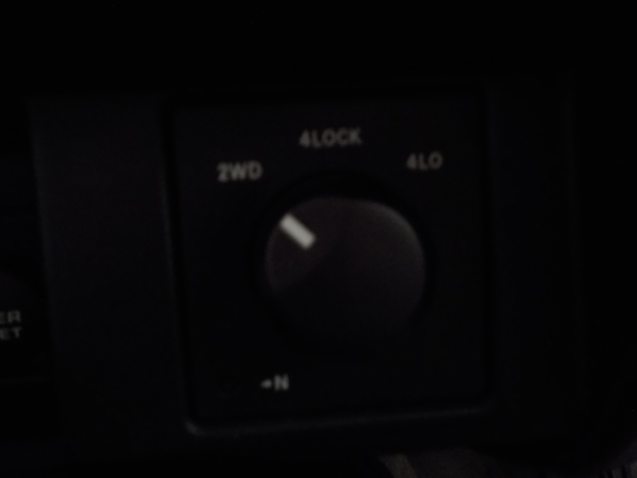 Dodge Dakota 2dr Club Cab 131 4WD ST 2006