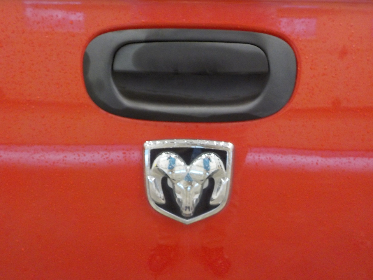 Dodge Dakota 2dr Club Cab 131 4WD ST 2006