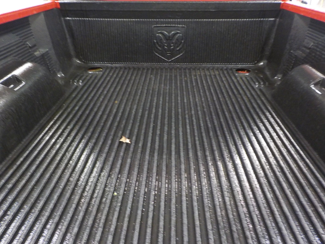 Dodge Dakota 2dr Club Cab 131 4WD ST 2006