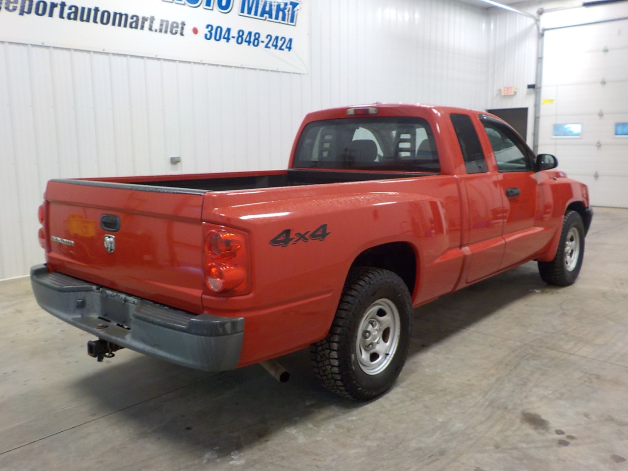 Dodge Dakota 2dr Club Cab 131 4WD ST 2006