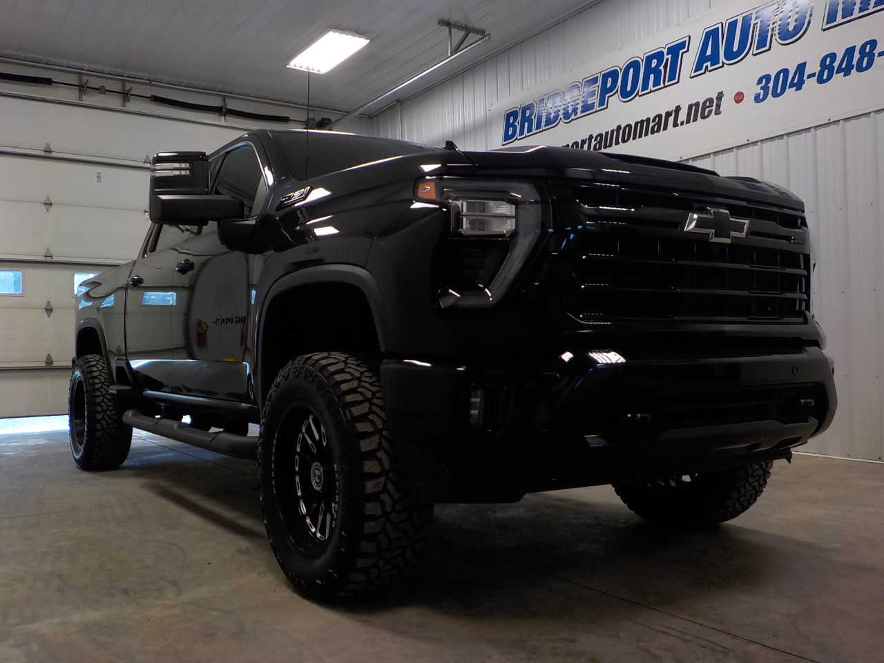 Chevrolet Silverado 2500HD 4WD Crew Cab 159" LTZ 2024