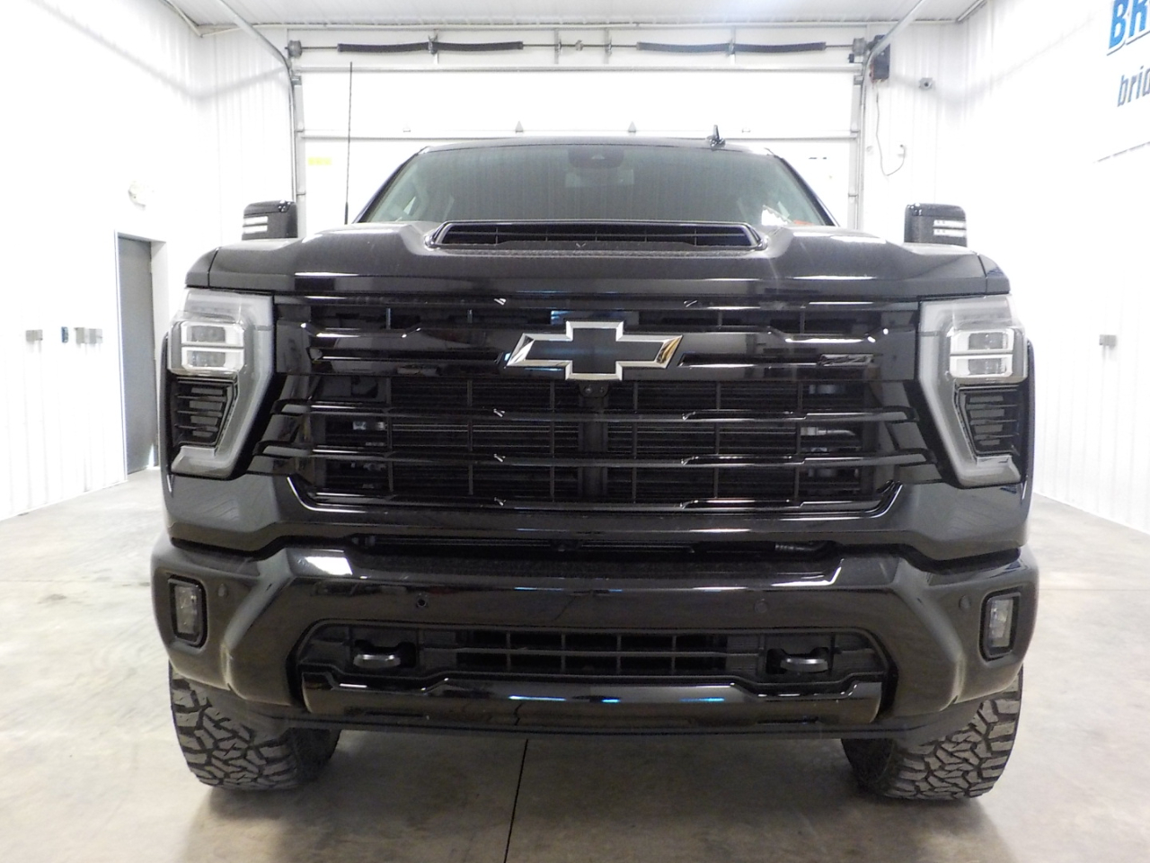 Chevrolet Silverado 2500HD 4WD Crew Cab 159" LTZ 2024