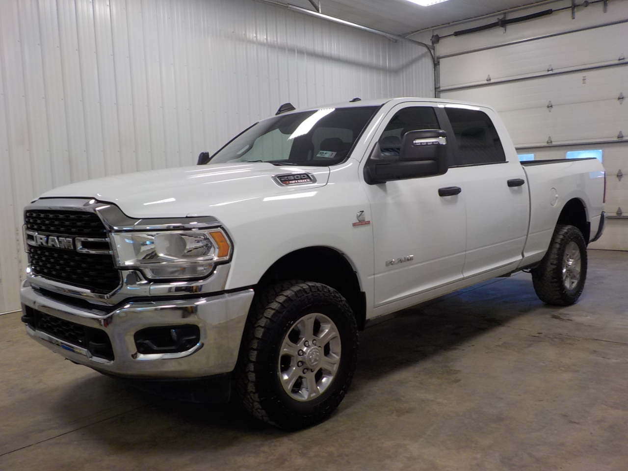 RAM 2500 Big Horn 4x4 Crew Cab 6'4" Box 2023