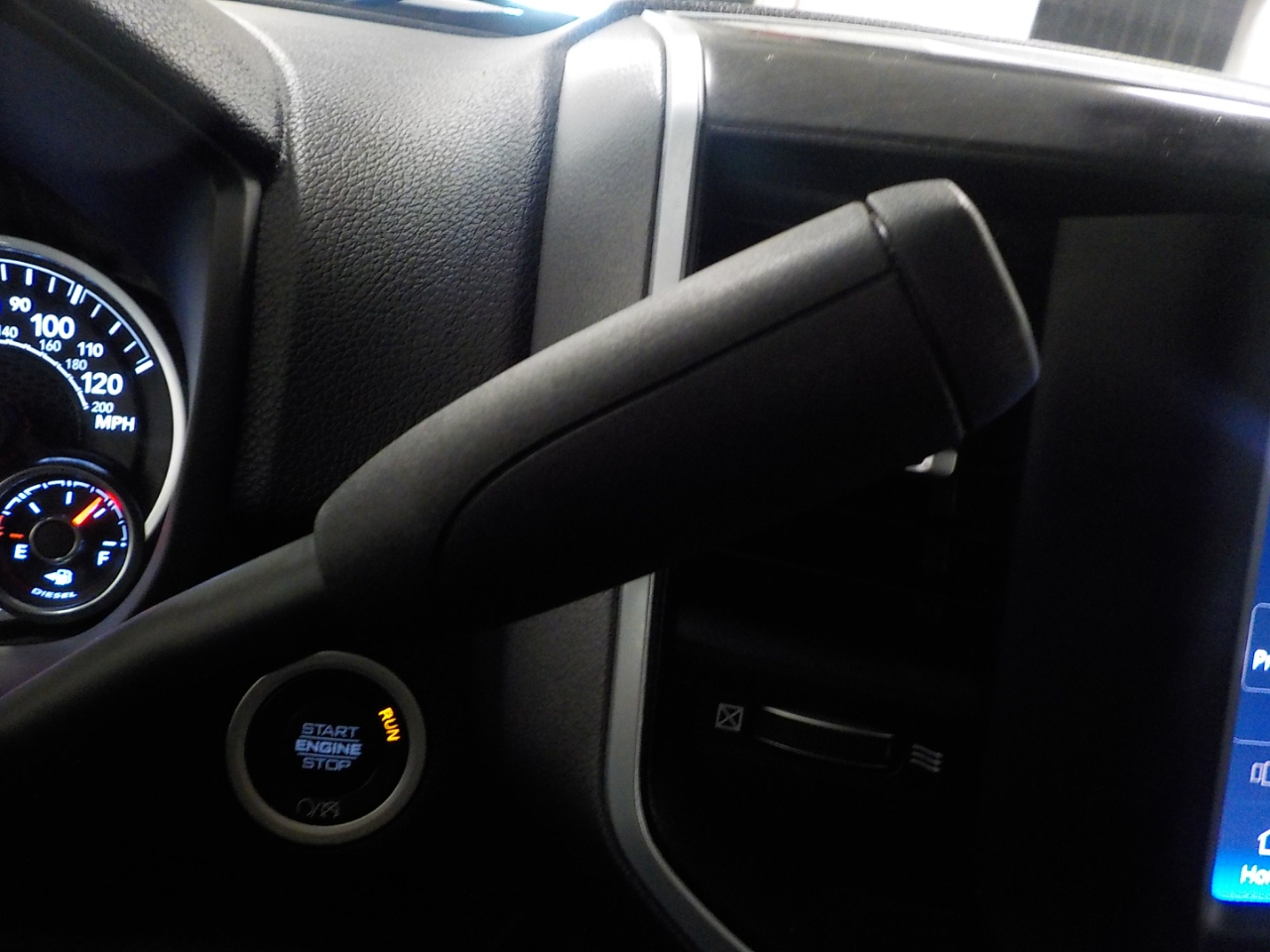 RAM 2500 Big Horn 4x4 Crew Cab 6'4" Box 2023