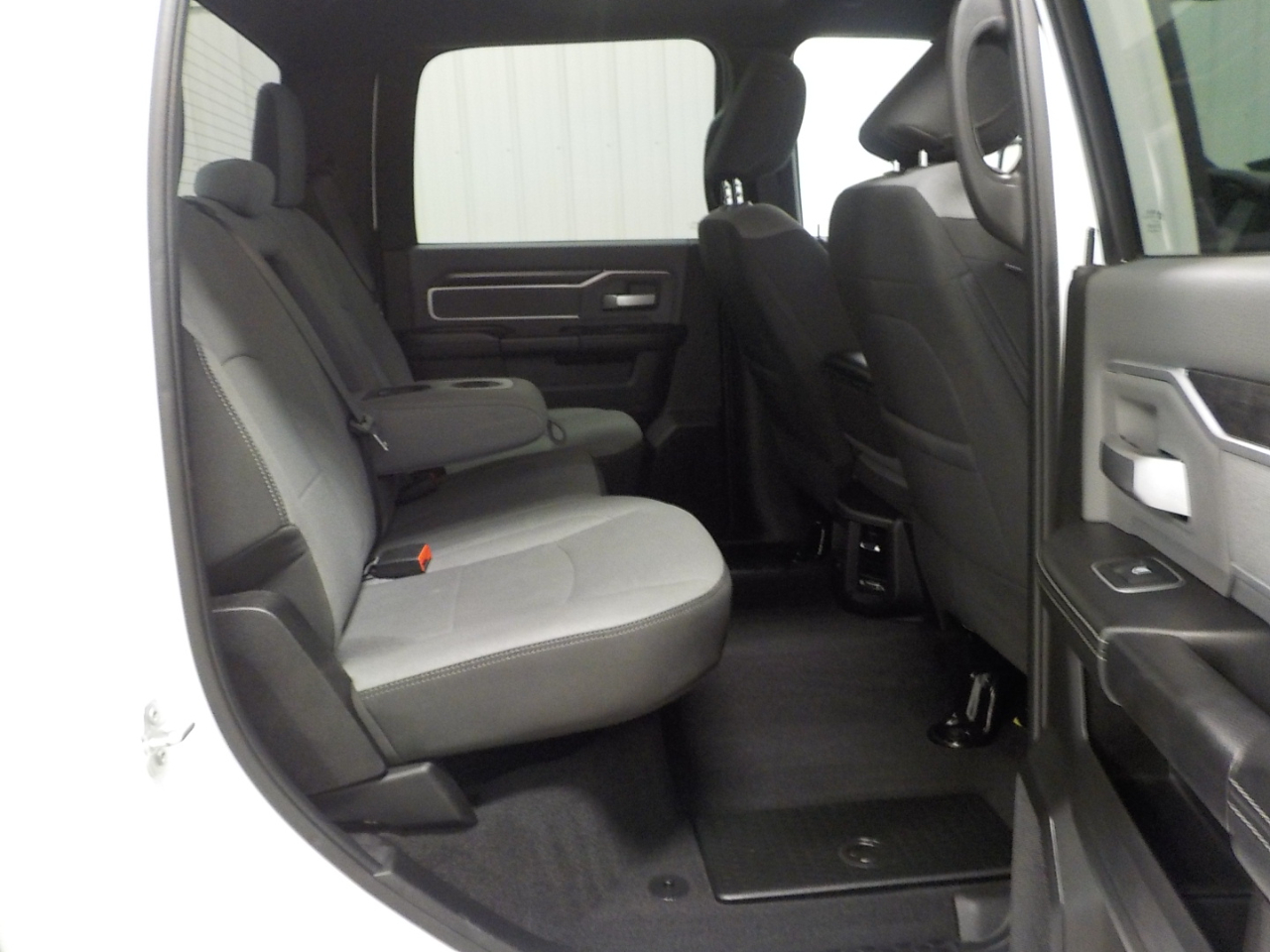 RAM 2500 Big Horn 4x4 Crew Cab 6'4" Box 2023