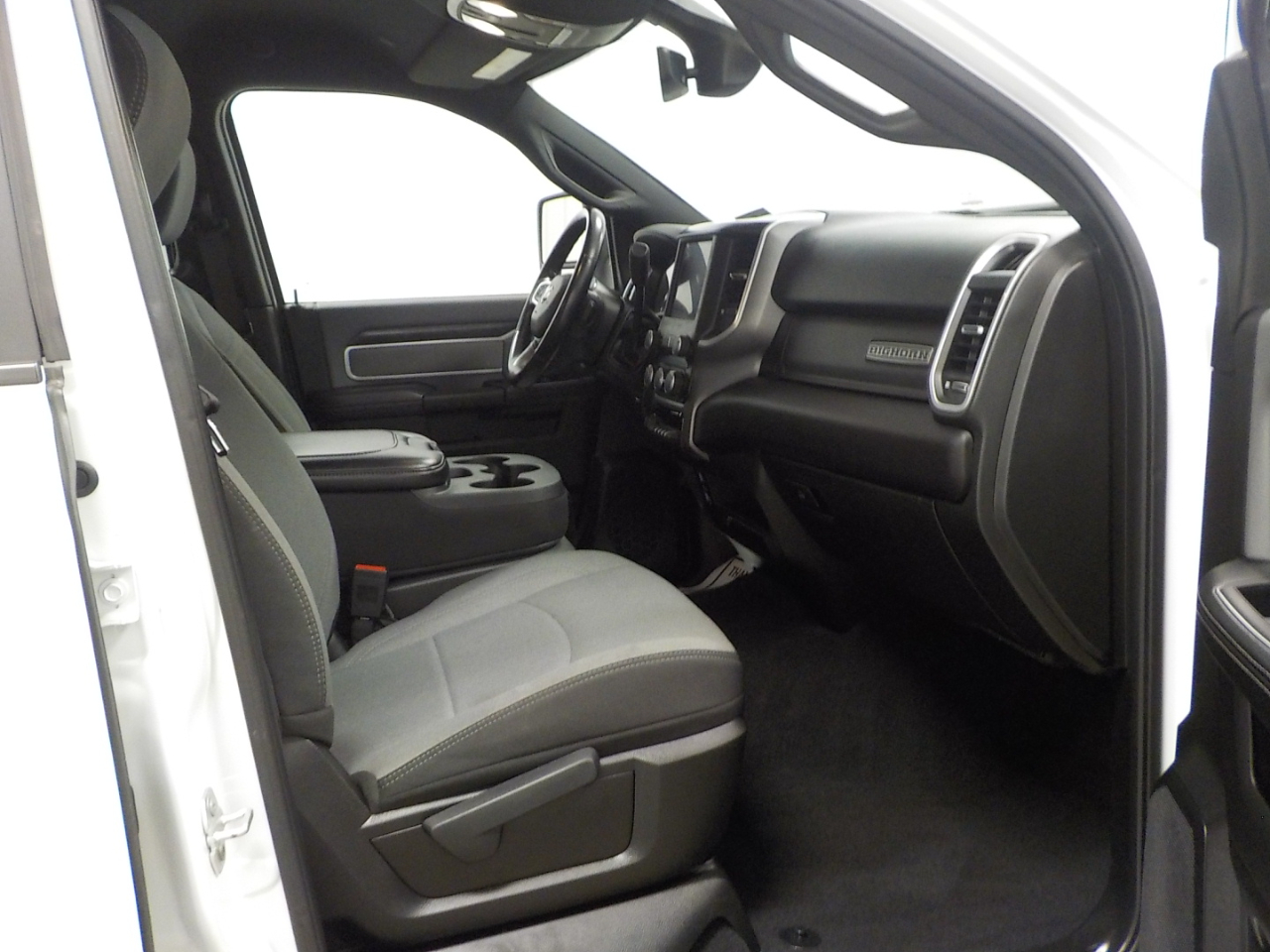 RAM 2500 Big Horn 4x4 Crew Cab 6'4" Box 2023