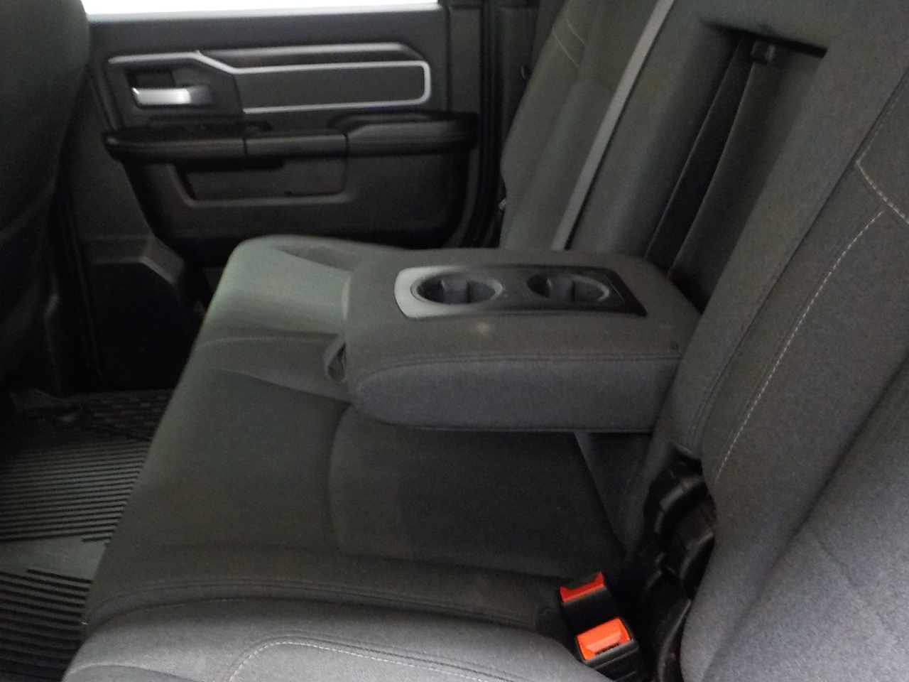 RAM 3500 Big Horn 4x4 Mega Cab 6'4" Box 2022