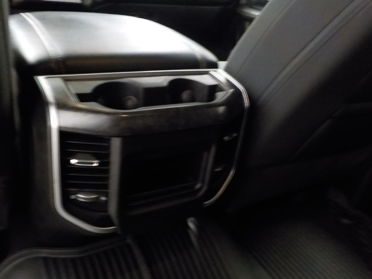 RAM 3500 Big Horn 4x4 Mega Cab 6'4" Box 2022