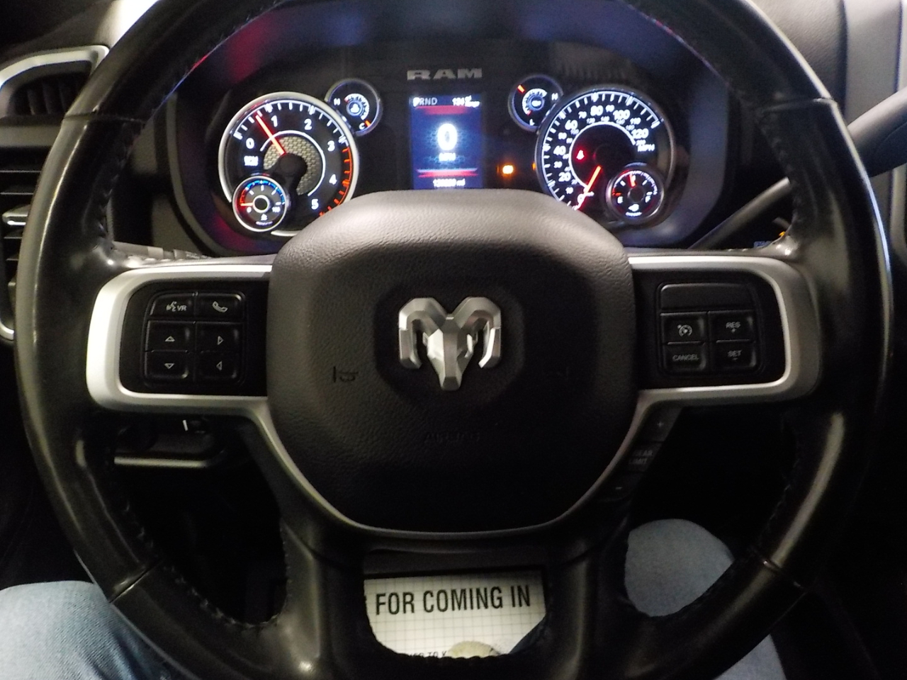 RAM 3500 Big Horn 4x4 Mega Cab 6'4" Box 2022