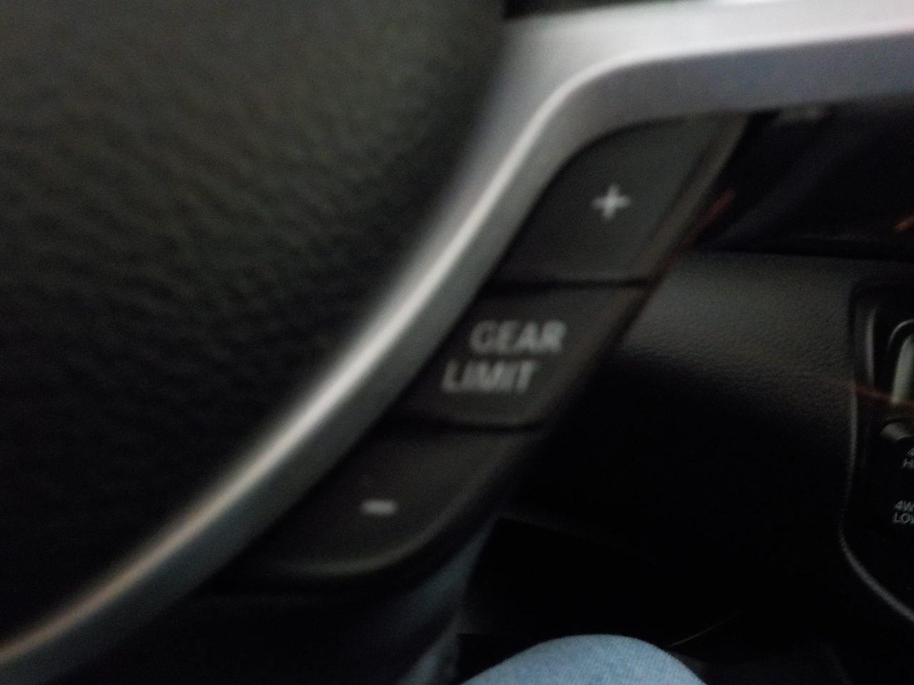 RAM 3500 Big Horn 4x4 Mega Cab 6'4" Box 2022