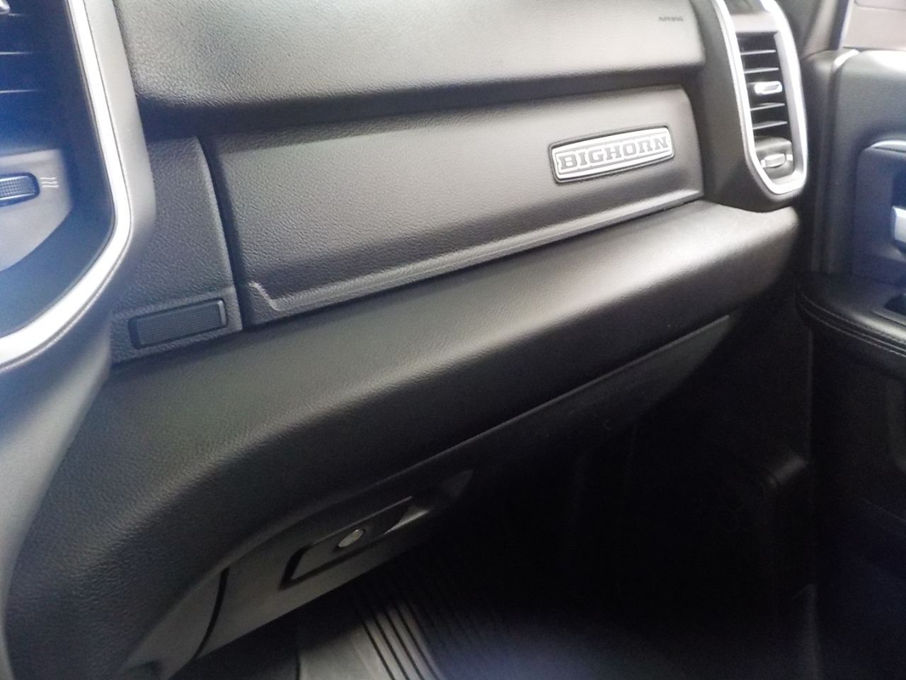 RAM 3500 Big Horn 4x4 Mega Cab 6'4" Box 2022